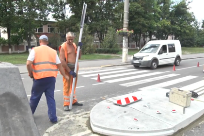 На дорогах міста з'являється все більше і більше острівців безпеки