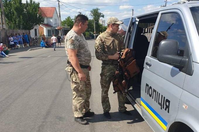 Поліція розшукує "жартівника", який у Гайсині "замінував" молокозавод