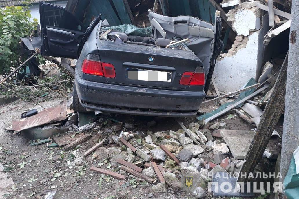 В Жмеринському районі водій BMW протаранив господарську будівлю. Є загиблі