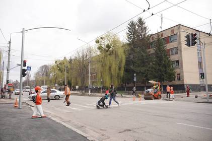 У Вінниці оновлюють пішохідний перехід на перехресті вулиць Янгеля та Ширшова 

