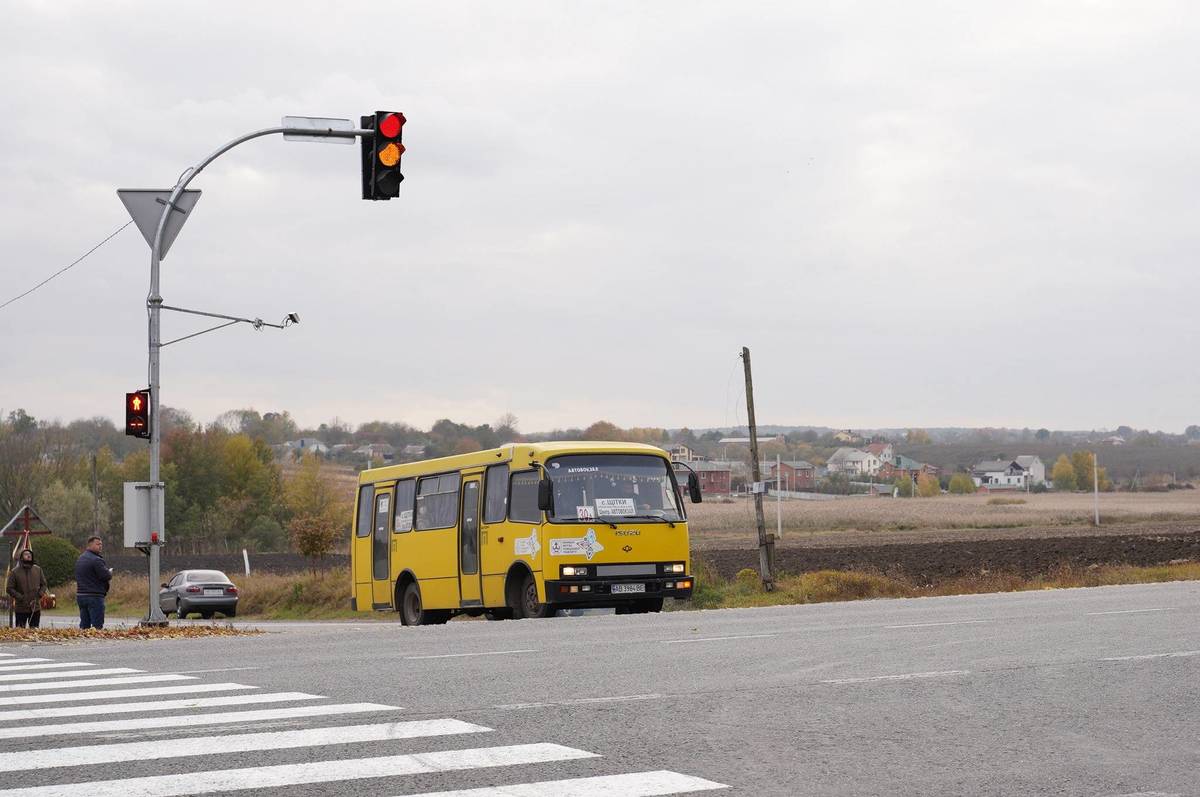 У Вінницькій територіальній громаді встановили ще один “розумний” світлофор
