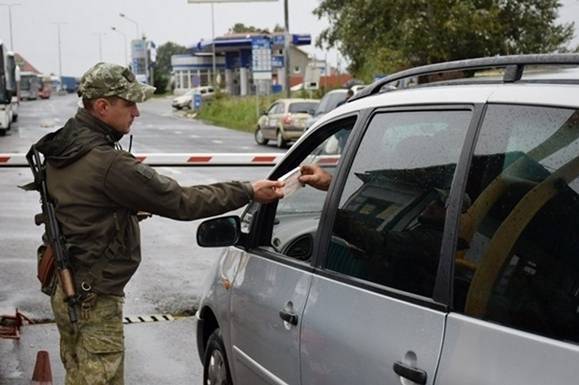 В Держприкордонслужбі повідомили, хто з чоловіків має право на перетин кордону 