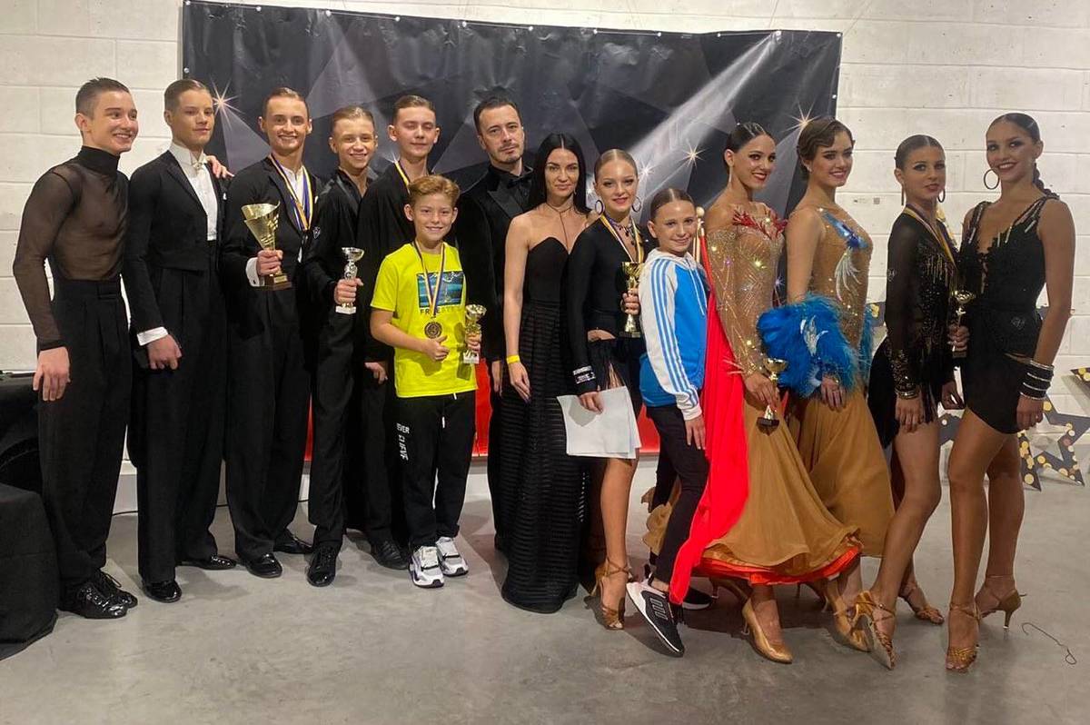 Вінницькі танцюристи із ансамблю «Грація» підкорили паркет «Volyn Dance Festival» 2022