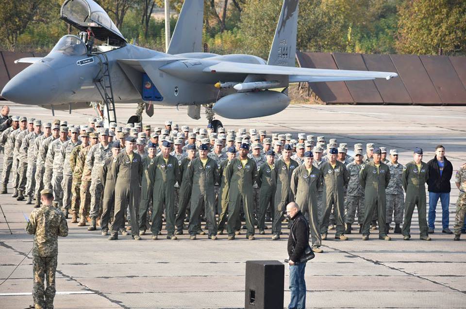 У Вінницькій  та сусідній Хмельницькій областях сьогодні стартували масштабні  міжнародні авіанавчання 