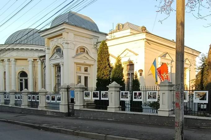 Музей Вінниці анонсує фотовиставку зі світлинами глибокого змісту: «Україна. Війна та опір»