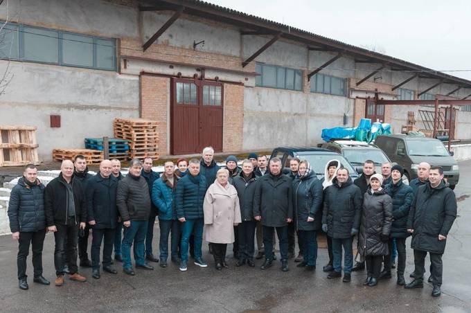 Два автомобілі та мікроавтобус - чергова допомога військовим від Вінниці