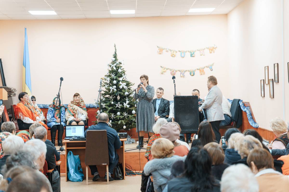 Для підопічних Терцентру та переселенців з Маріуполя влаштували різдвяно-новорічний концерт