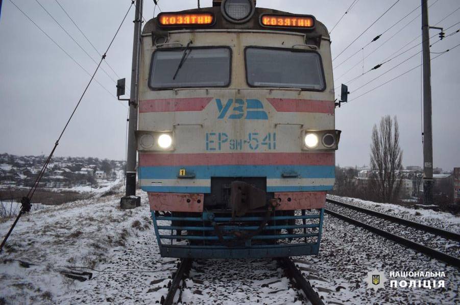 Жінка загинула під колесами електрички у Вінницькому районі