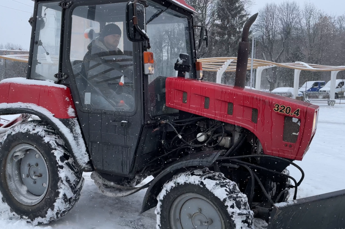 Для прибирання Вінниці від снігу залучили 31 спецавтомобіль