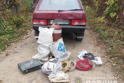 В Калинівському районі затримали двох чоловіків, які крали електроінструменти з дачних будинків