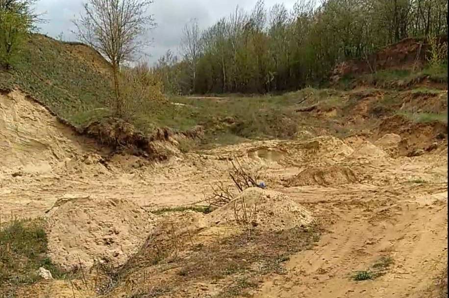 У Вінницькому районі виявили незаконний піщаний кар’єр та самовільне користування надрами
