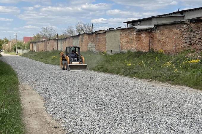 У приватному секторі Вінниці розпочали плановий ремонт доріг. Скільки ділянок буде оновлено?