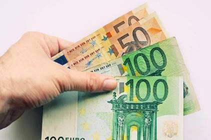 На Вінниччині поліцейські розшукали зловмисницю, яка викрала 300 євро у знайомого На Вінниччині поліцейські розшукали зловмисницю, яка викрала 300 євро у знайомого