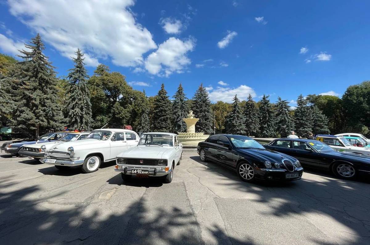 У Вінниці відкрили благодійну виставку «Ретро по-вінницьки»: подробиці