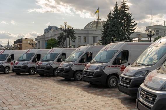 Вінницька обласна дитяча клінічна лікарня отримала неонатальний автомобіль швидкої допомоги