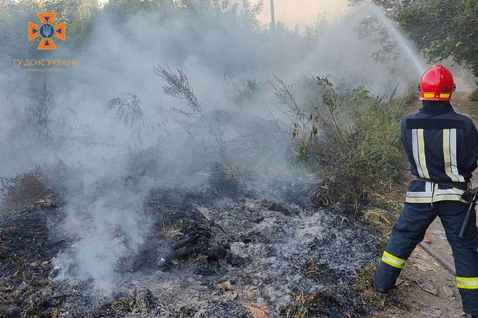 Минулої доби на Вінниччині рятувальники погасили 9 пожеж