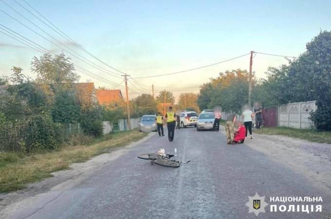 На Вінниччині водійка Peugeot збила 66-річну велосипедистку: постраждала потрапила до лікарні