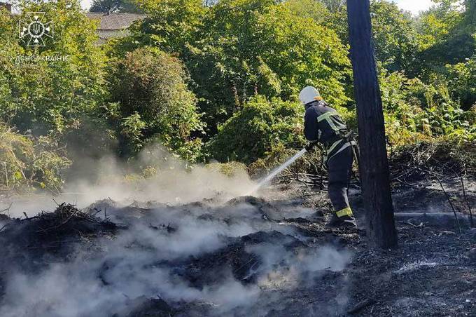 На Вінниччині минулої доби рятувальники погасили 10 пожеж