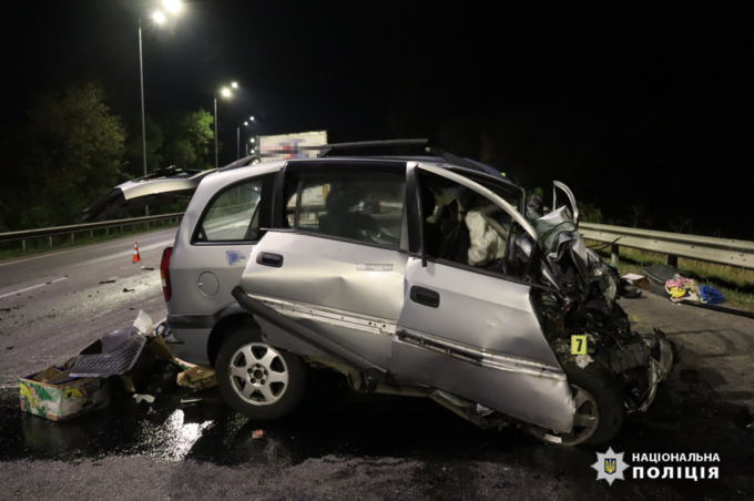 На об’їзній дорозі Вінниці сталася жахлива ДТП: водійка зі Львова померла на місці 