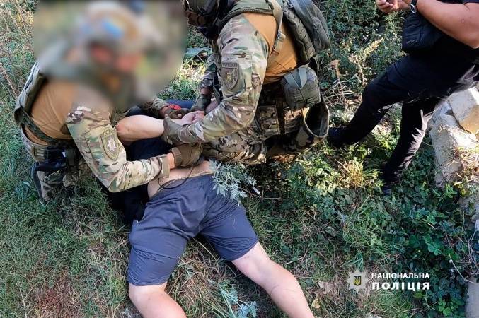 Ходив по селі з бойовою гранатою: на Вінниччині спецпризначенці КОРДу затримали правопорушника