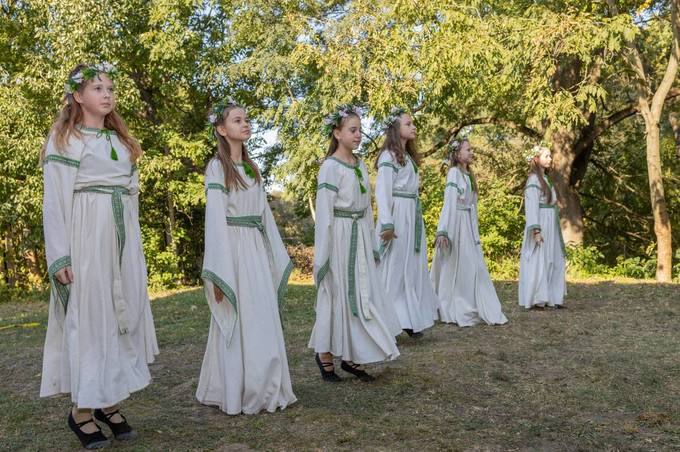 "Завдяки таким заходам, ми можемо допомагати та підтримувати наших воїнів": у Вінницьких Хуторах відбувся захід до Дня Захисників та Захисниць України