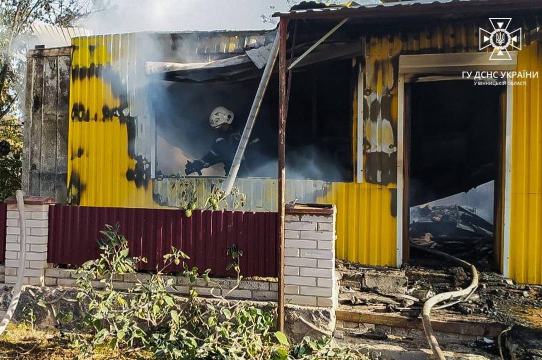 На Вінниччині палав магазин: згоріли електротехніка, товари домашнього вжитку та харчові продукти 