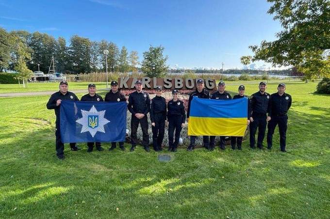 Поліцейські-кінологи перейняли шведський досвід у сфері пошуку в різних умовах