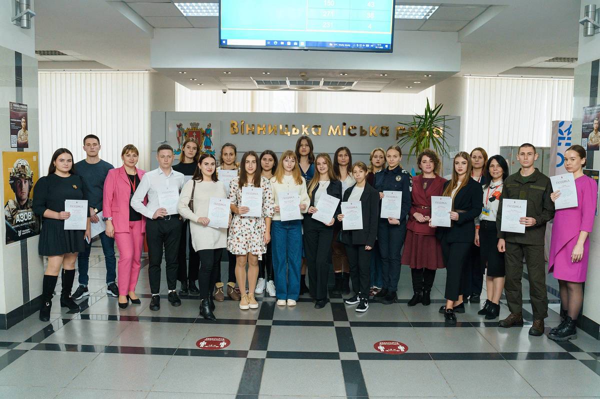 Хлопці і дівчата, які не стоять осторонь проблем та викликів: До Дня студента у Вінниці нагородили найактивнішу молодь