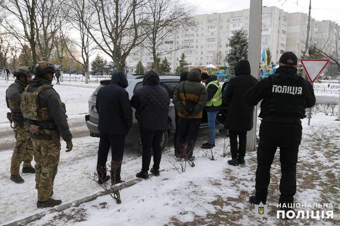 Поліція затримала посадовця, який "замовив" напад на старосту села з сусідньої області