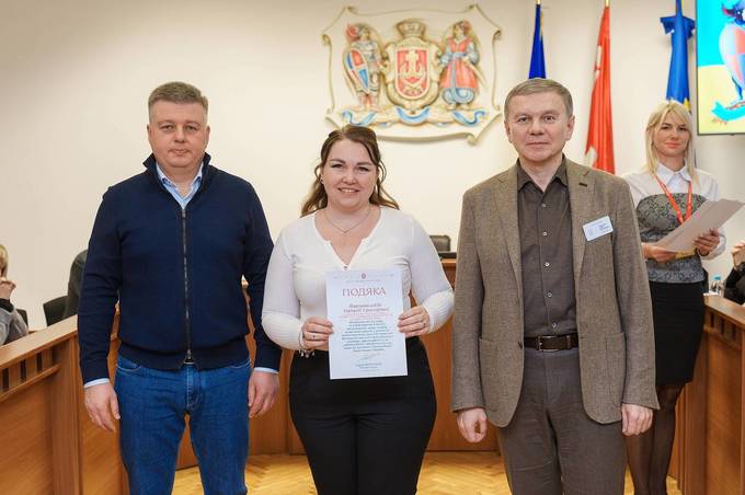 Робили усе заради наближення Перемоги: у Вінниці активним підприємцям та волонтеру вручили Подяки від міської ради та виконкому