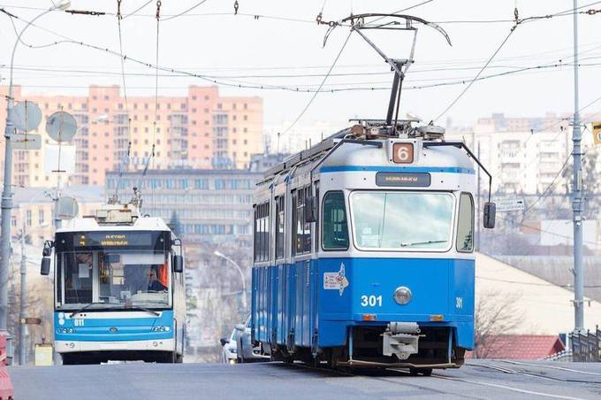 Члени сімей загиблих військових можуть безплатно їздити у транспорті Вінниці:  як оформити послугу