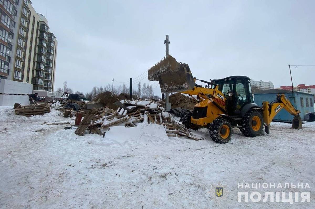 Поліції вдалося розшукати раніше судимого зловмисника, який викрав 200 літрів дизельного пального з вантажного автомобіля