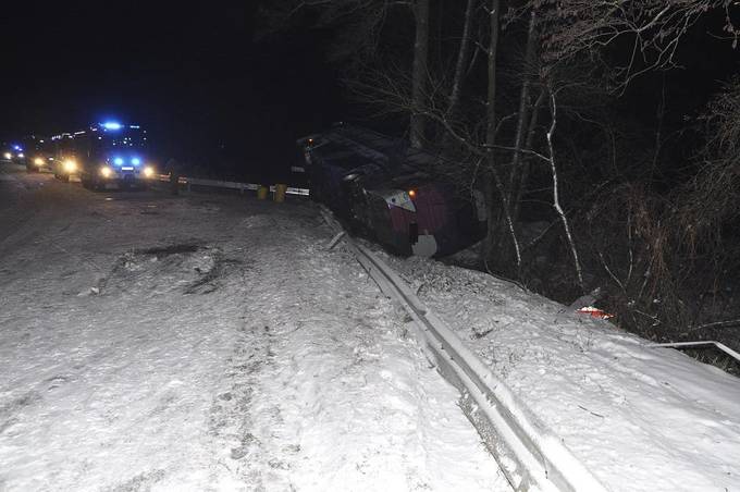 Український автобус потрапив у ДТП у Польщі: Олег Ніколенко повідомив деталі