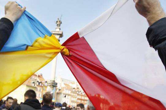 Чи змінилось відношення поляків до біженців з України: статистика та причини