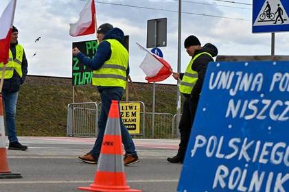 Україна втратила вже близько 500 мільйонів доларів від блокади польських фермерів 