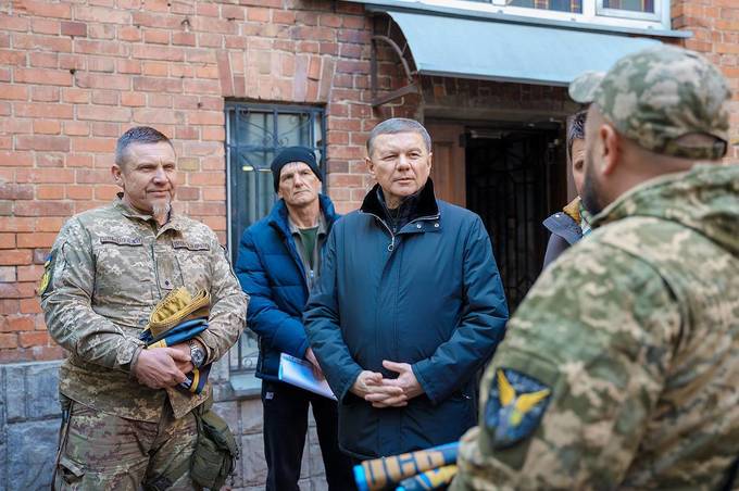 Тепловізори, зарядні станції та прожектори від Вінницької громади їдуть на Схід