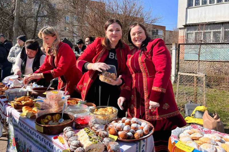 Вінницький ліцей №27 влаштував благодійний ярмарок і зібрав понад 258 тисяч гривень для ЗСУ: як проходив захід