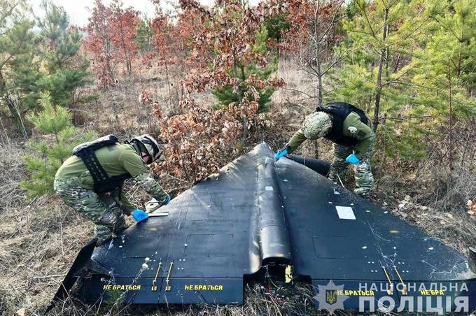 Небезпечні знахідки на Вінниччині: поліція повідомила про знайдені уламки 4 безпілотників