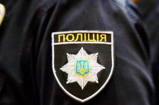 Щоб виїхати за кордон вигадав собі ще 2 дітей: на Вінниччині затримали зловмисника