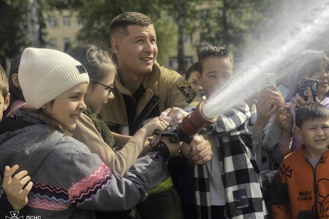 На Вінниччині рятувальники проводять безпекові заходи для дітей