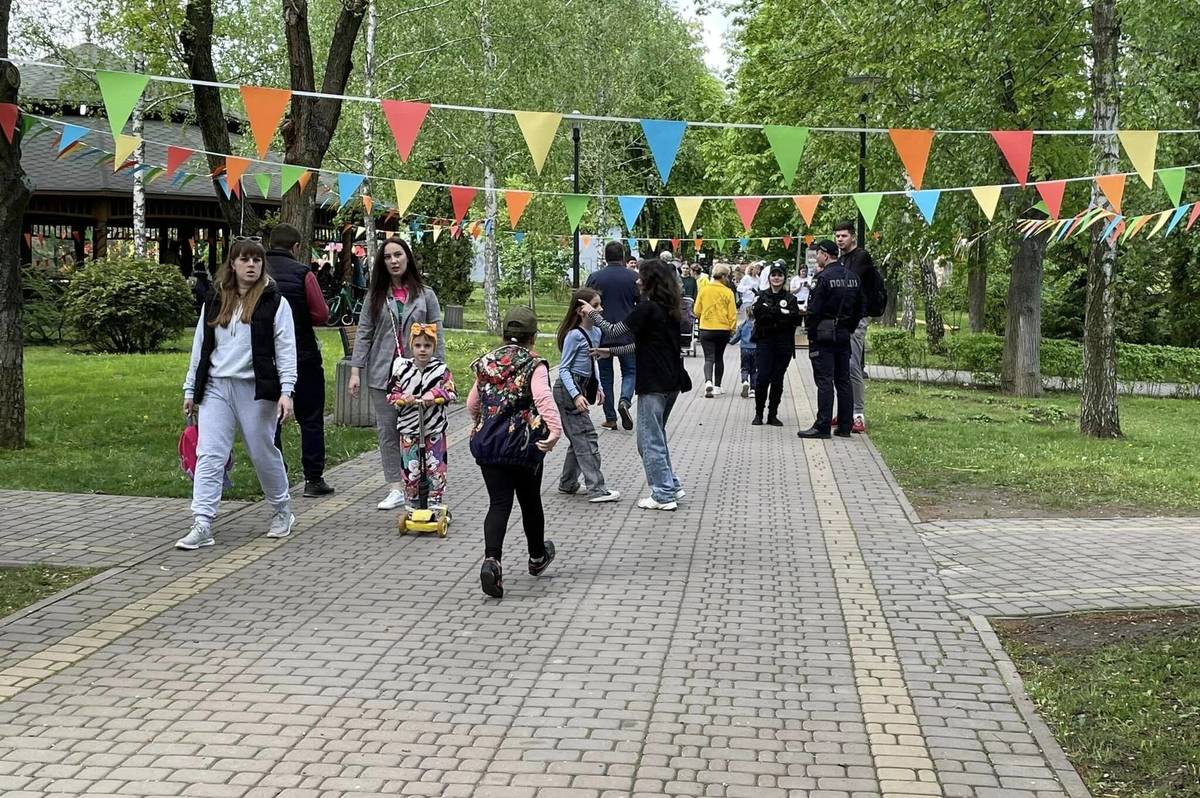 В Ладижині відбувся благодійний ярмарок: скільки вдалось зібрати для військових