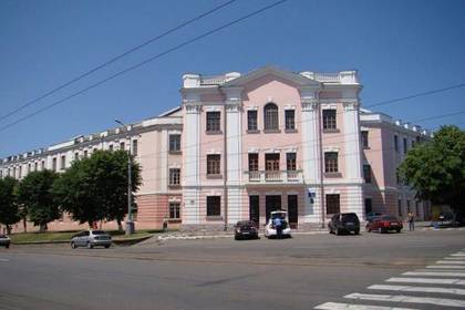 У Вінниці повідомляють про замінування ліцею №2 У Вінниці повідомляють про замінування ліцею №2