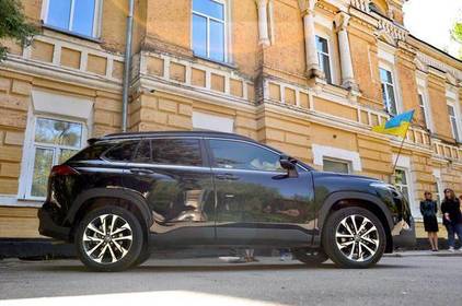 Медикам Вінницької психоневрологічної лікарні передали новенький автомобіль