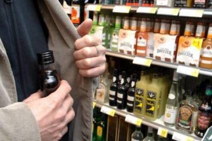 На Вінниччині чоловік обікрав магазин будучи напідпитку: що йому загрожує