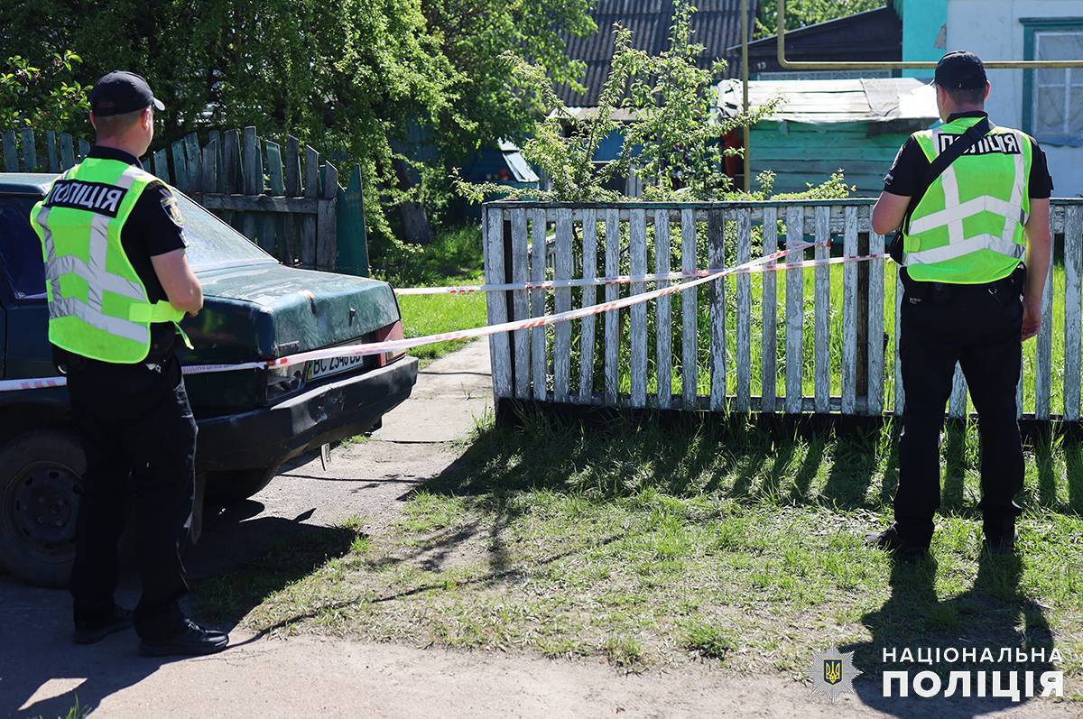 У сусідній Житомирщині чоловік вбив доньку та дружину і скоїв самогубство (відео)