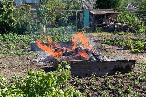 У Вінниці чоловік димом від спалених відходів налякав сусідів: яке покарання він отримав