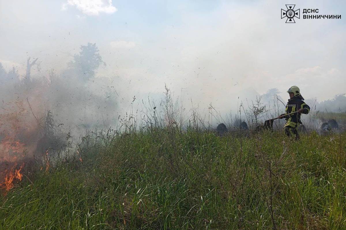 Минулої доби рятувальники Вінниччини ліквідували 9 пожеж