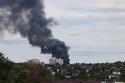 У Вінниці, в районі фабрики «Roshen», пожежа