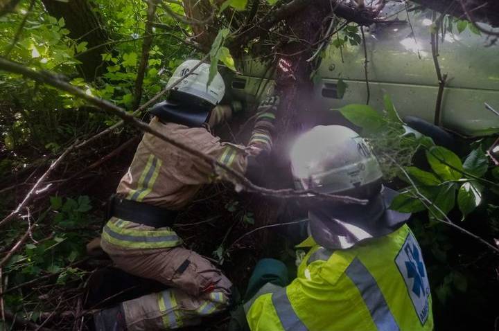 Жахливе ДТП у Гайсинському районі: водія довелось деблоковувати з понівеченого авто