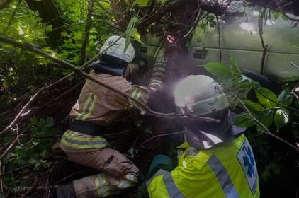 Жахливе ДТП у Гайсинському районі: водія довелось деблоковувати з понівеченого авто